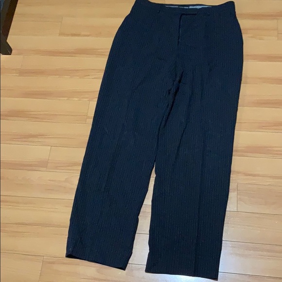 Suit - Picture 3 of 4